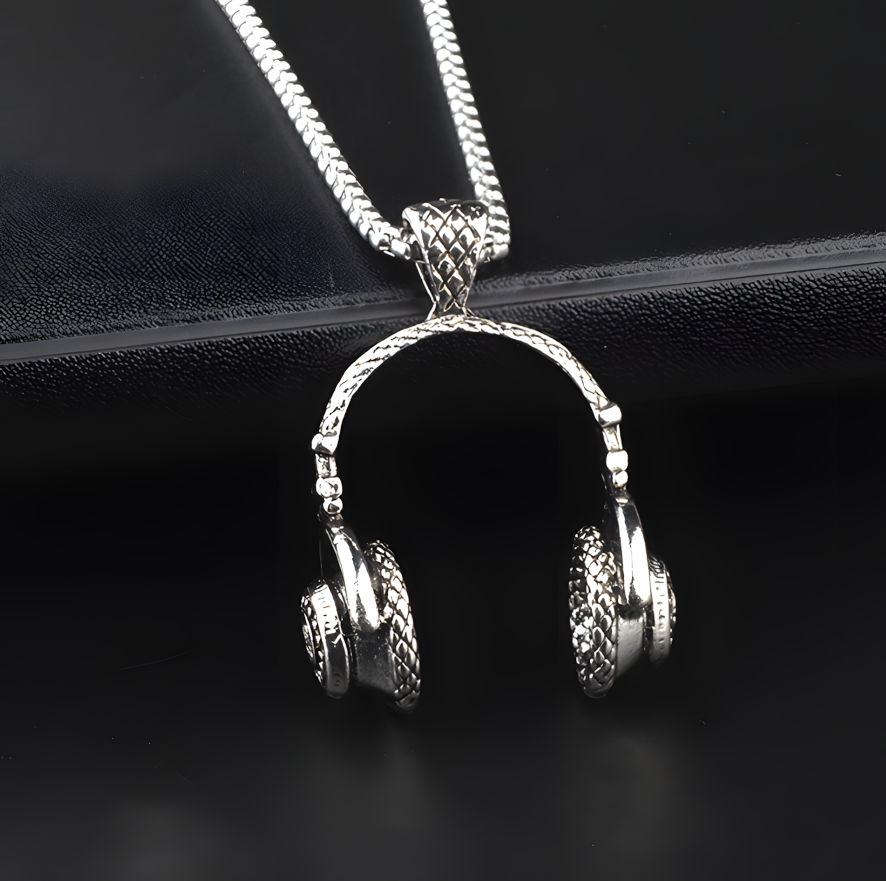 The Aureate Audio Pendant